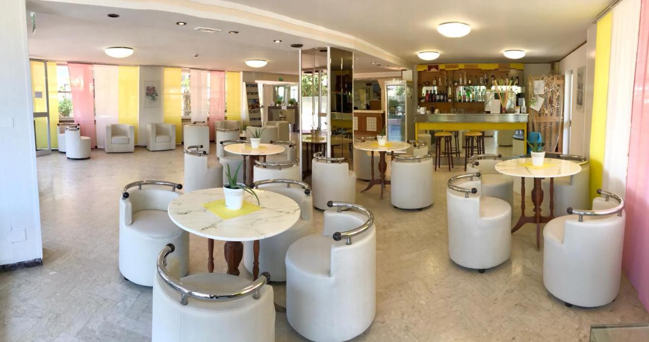 Hotel Naica Rimini Luaran gambar