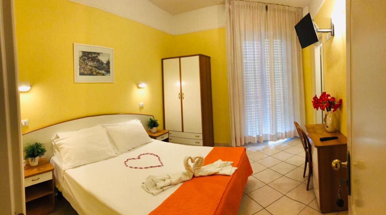 Hotel Naica Rimini Luaran gambar