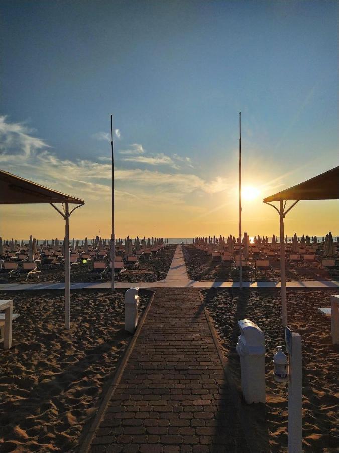 Hotel Naica Rimini Luaran gambar