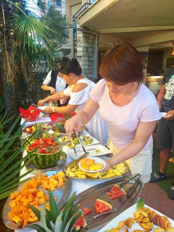 Hotel Naica Rimini Luaran gambar