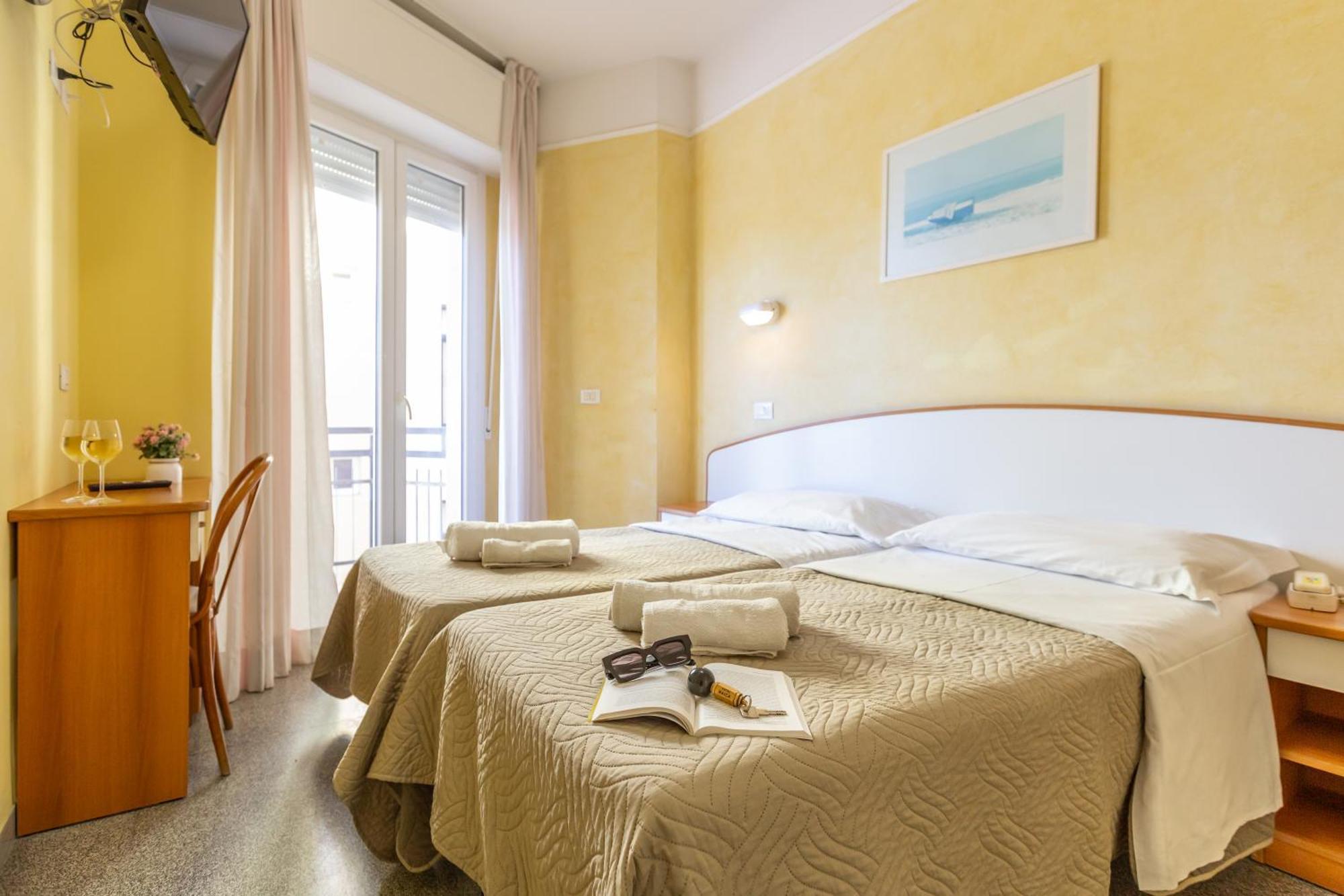 Hotel Naica Rimini Luaran gambar