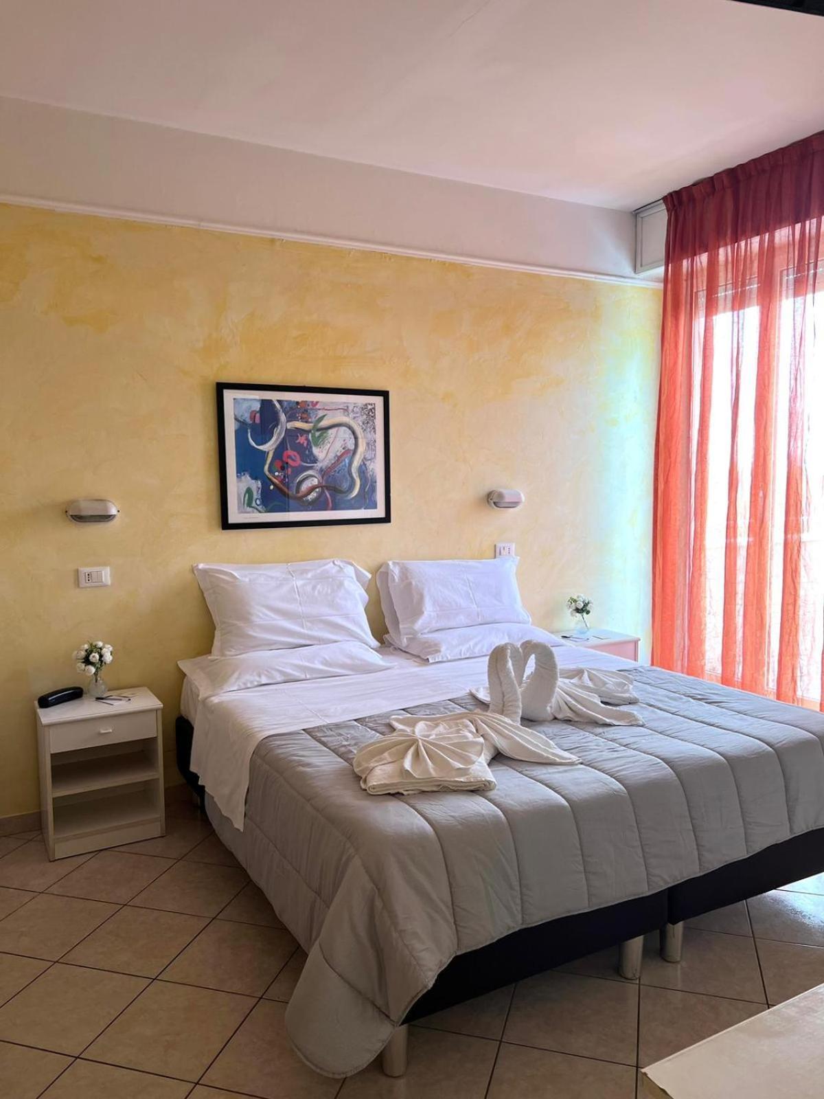 Hotel Naica Rimini Luaran gambar