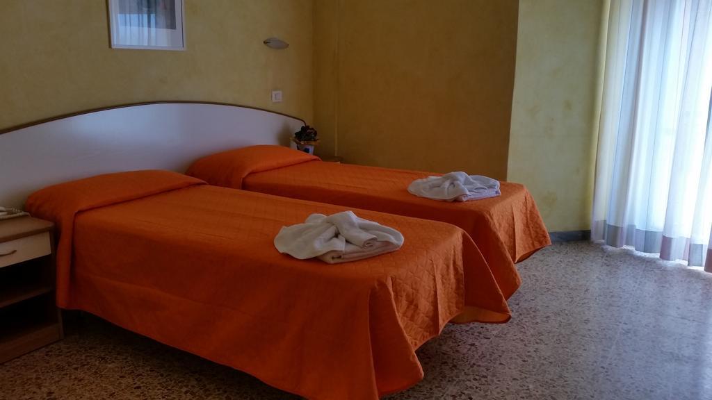 Hotel Naica Rimini Bilik gambar