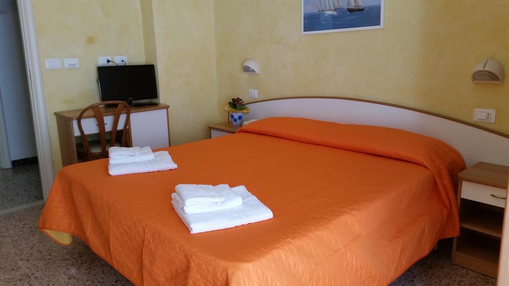 Hotel Naica Rimini Bilik gambar