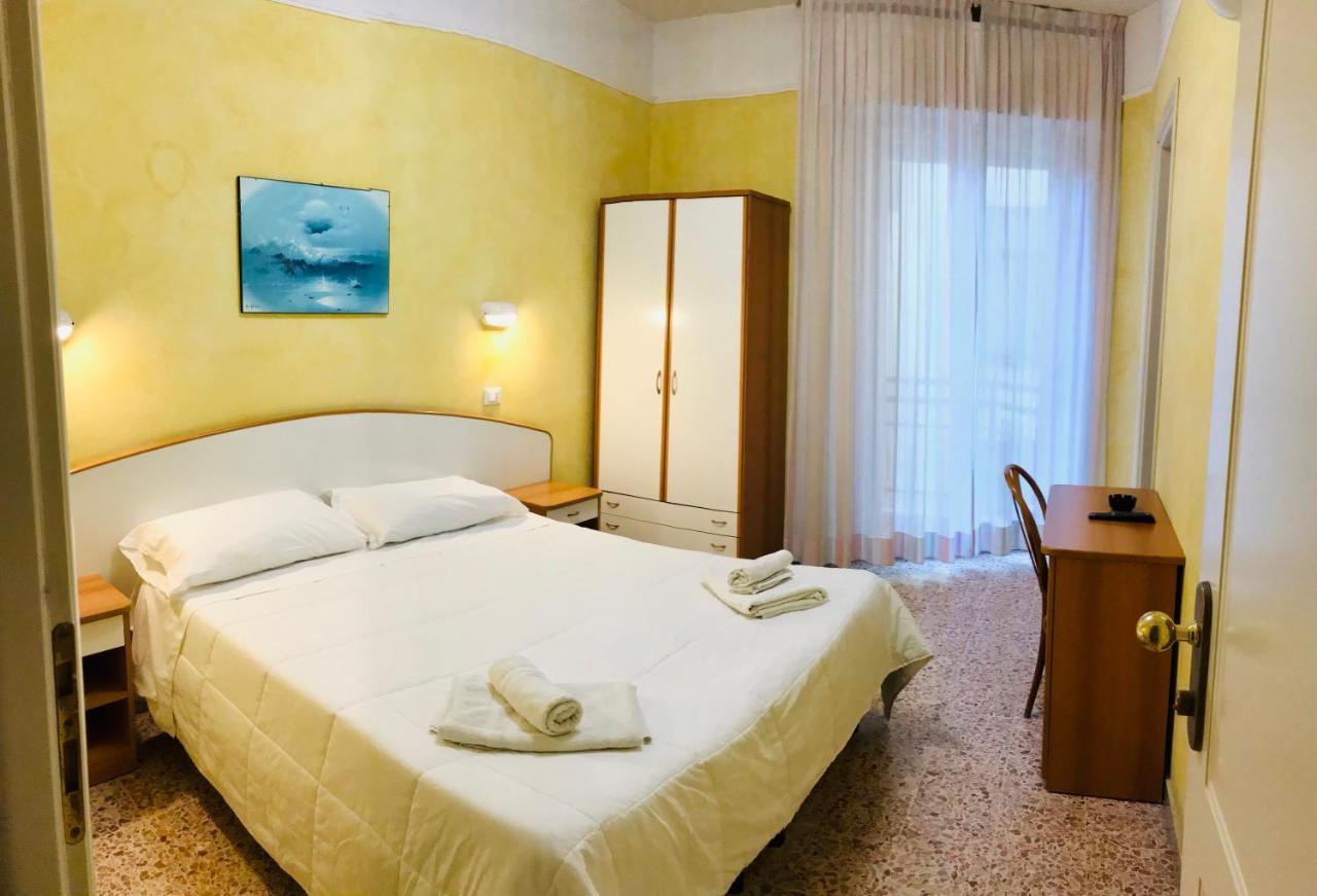 Hotel Naica Rimini Luaran gambar